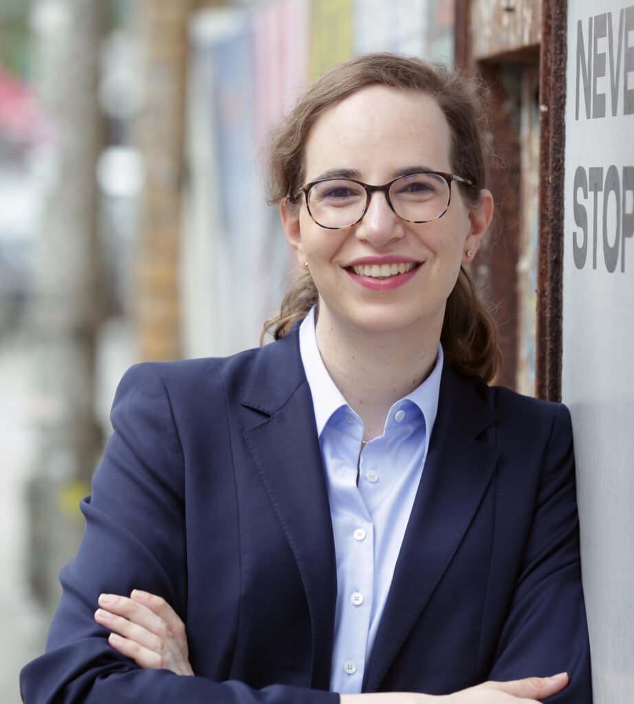 IMG_8987_bearb_Augen unscharf_GESCHNITTEN Lea Dingel, systemische Coachin und Mediatorin in Berlin